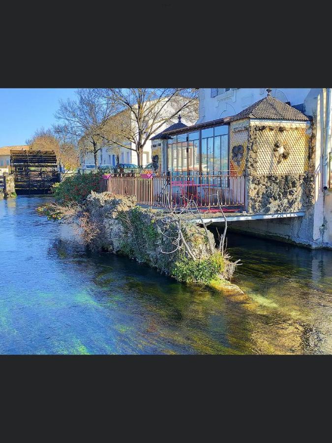 Lou Meinado Saint-Martin-de-Crau Exterior foto